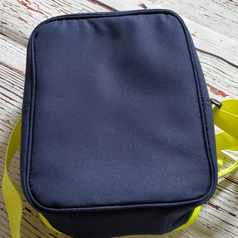 🆕️ GAP SHARK BACKPACK & MATCHING LUNCHBOX 🦈